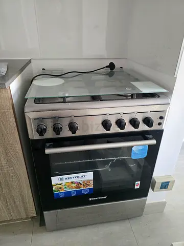Westpoint 4-Burner Gas Cooker with Oven – Good Condition