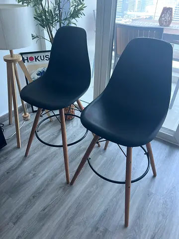 Set of 2 Modern Black Bar Stools with Wooden Legs