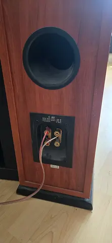 Jamo C 457 Pair of vintage floorstanding speakers - wooden cabinets