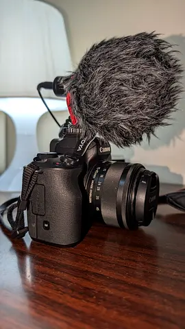 Canon Mirorless M50 with External Microphone (like brand new Condition)