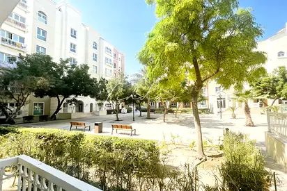 Fully Upgraded| 12 Cheqs | Vacant Soon | Street 4