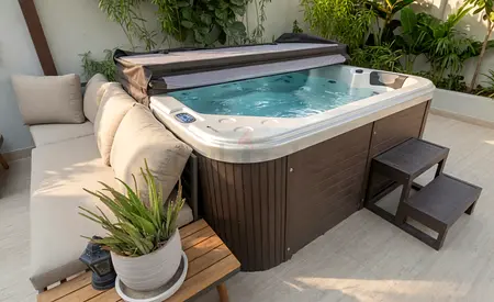Modern Outdoor Jacuzzi Hot Tub with Steps and Cover