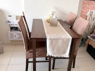 4 seater dinning table for sale