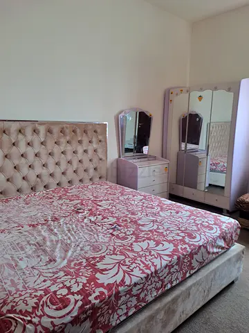 Furnished room for couple or ladies