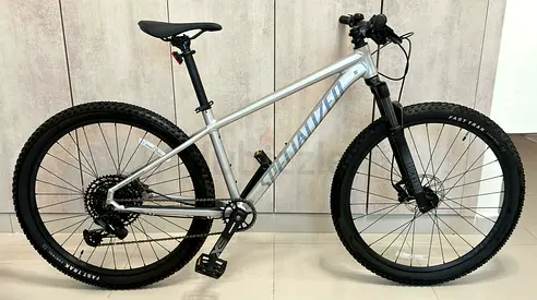 Specialized Rockhopper Expert Hardtail Mountain Bike- Medium Size