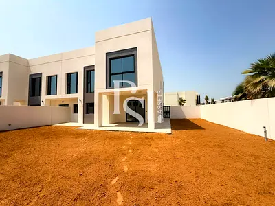Elegant Townhouse | Spacious | Ready to Move