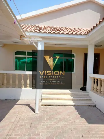 Traditional Arabic House for Rent Spacious Family Home in Al Ras