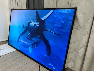Nikai brand 65 inch LED Smart TV for Sale at 650 AED Only. (Heavy duty Wall mount bracket FREE)