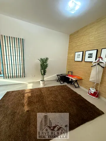 شقة غرفتين وصالة مفروشة بالكامل للإيجار في برج كورنيش عجمان | 3 حمامات | موقف ثابت | 80,000 درهم