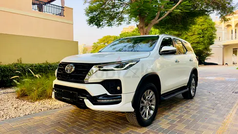 Toyota Fortuner 2025 VXR GCC Specs Under Warranty with Service History
