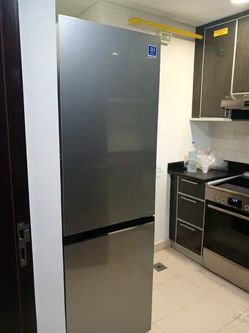 Hitachi Bottom Freezer Fridge 60cm width size 410 liters Excellent Condition