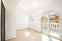 Vacant | Huge TH with Maid's Room | Roof Garden