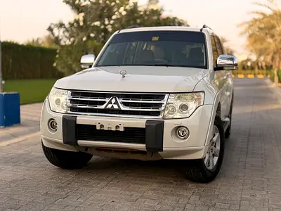 Mitsubishi Pajero 2011 GLS Top Line GCC Specs original paint two key