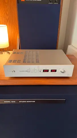 Luxman M-200 Stereo Amplifier