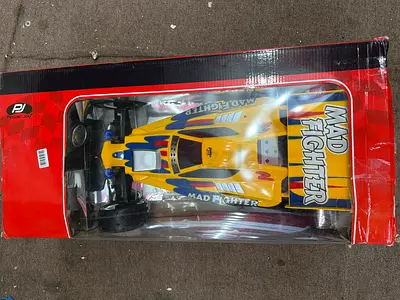 Large Remote Control Racing Car - Mad Fighter (New in Box)