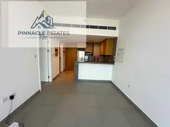 Brand new 1bedroom with free parking gym pool