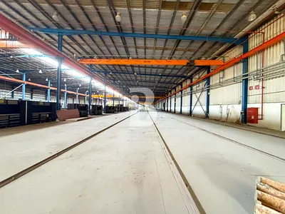 With Overhead Crane | 113800 sqft Warehouse