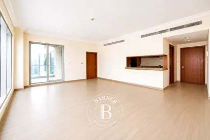 Vacant & Sea View | Upgraded | Semi- furnished