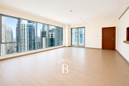 Vacant & Sea View | Upgraded | Semi- furnished