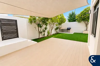 Vacant | 4 Bedrooms | Landscaped Garden