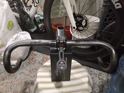 Carbon zipp sl70 ergo with Garmin mount drop handlebars with zipp carbon stem -