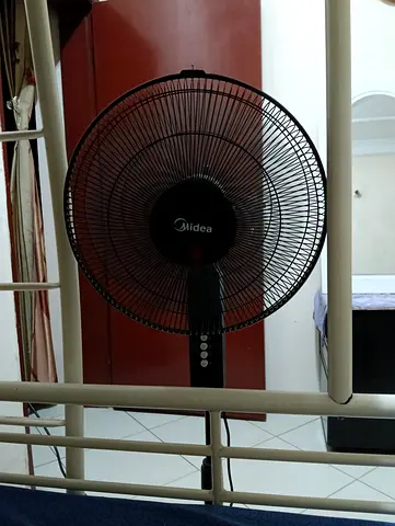 Midea Standing Oscillating Pedestal Fan - Good Working Condition