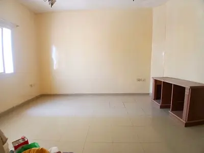Lavish studio good building near safari mall rent in just 16k