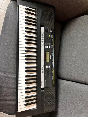 Piano keyboard/ synthesizer