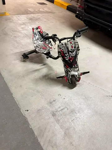 Kids drift car (brand new battery)