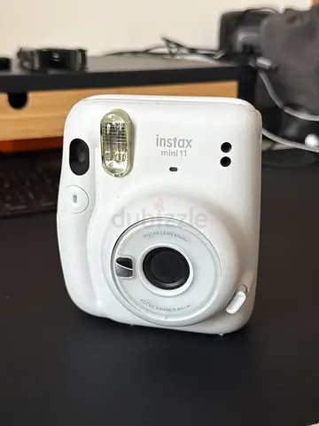 Fujifilm Instax Mini 11 Instant Camera - White (Good Condition)