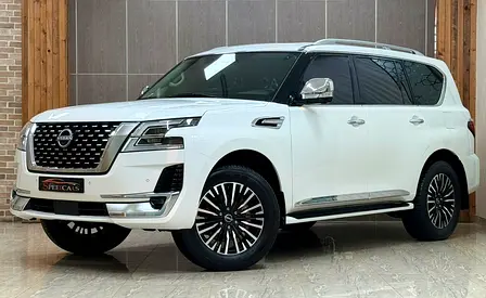 Nissan Patrol SE Platinum 2023 / Full Option / Full Service History