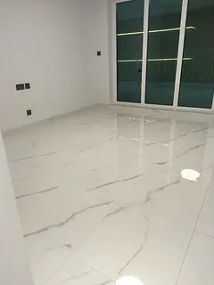 2 bhk available good for family sharing allowed near Al rigga near waking distance only 5 minutes wi