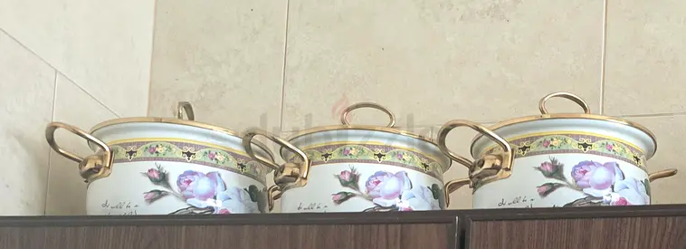 Set of 3 Floral Enamel Cooking Pots with Lids — Used, Good Condition