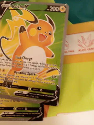 Raichu V Pokemon Trading Card
