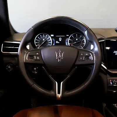صورة 9 لـ 2023 Maserati GHIBLI