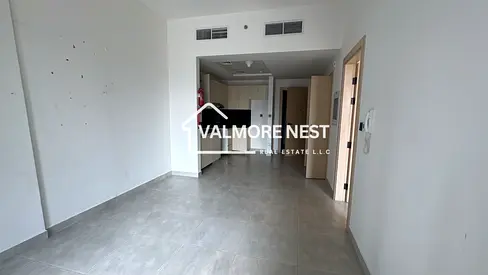 Luxury 1BHK Apartment with laundry | Spacious Layout | Prime location