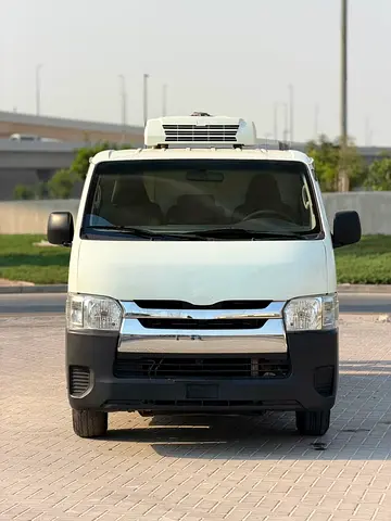 2013 Toyota HIACE — фото 3