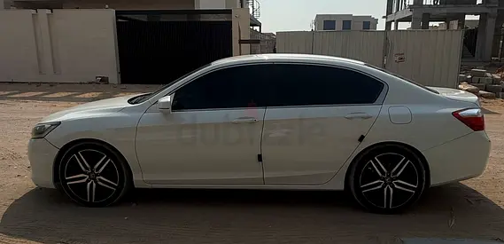 Honda Accord VTi 2014 GCC Specs - Well Maintained