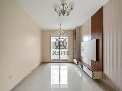 Luxury 3 BR | Closed Kitchen | Community View