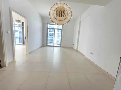 Luxurious Huge 1bhk Flat Available With Kitchen Appliances And Chiller Free