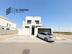 Modern Style Living Villa - Stand Alone - Easy Access to Dubai