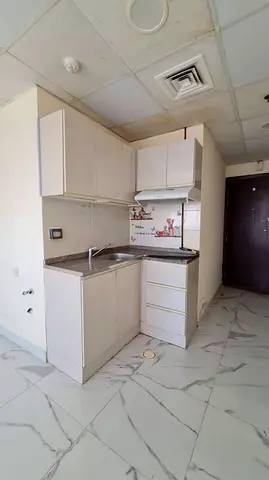فرصة سكنية مميزة للإيجار السنوي | استوديو "ثاني ساكن" في البوطينة 🌟 استوديو نظيف وشبه جديد (ثاني ساكن) بموقع حيوي ومميز في منطقة البوطينة، يجمع بين ا