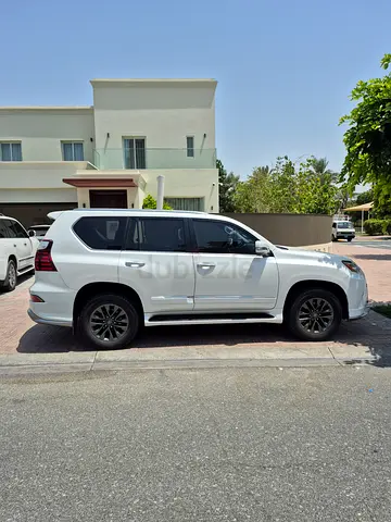 Lexus GX 460 Platinum 2018 | GCC Specs | Low Mileage | Pristine Condition