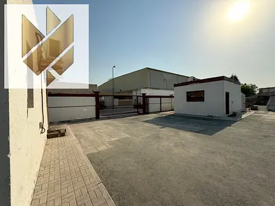 للايجار حوطه الصناعيه 15 | موقع مميز وحيوي | علي الرئيسي | مساحه 60 الف قدم | تصميم عصري | مكاتب للاعمال | بها شيد مفتوح | تامين شيك | تسهيلات دفعات |