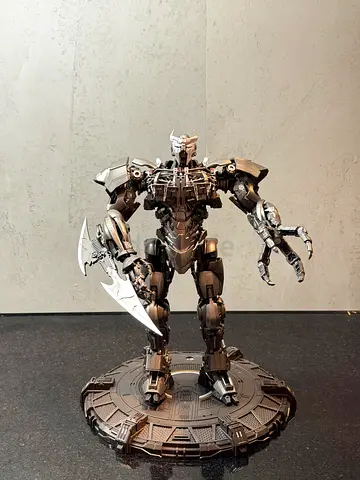 Scourge Transformers Authentic Hasbro 2025