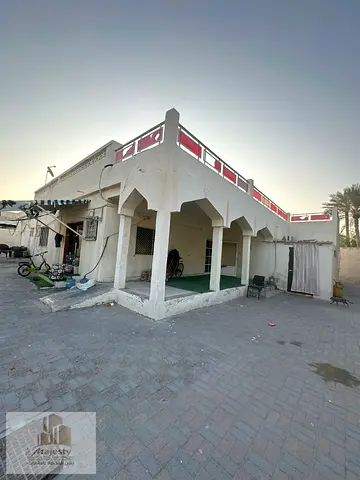 🔥 للبيع بيت في الغبيبة – الشارقة | زاوية على شارعين قار | مساحة 7,500 قدم² | دخل قائم 70,000 درهم | سعر مميز