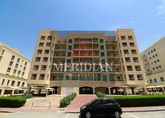 Distress large 1 bedroom for sale