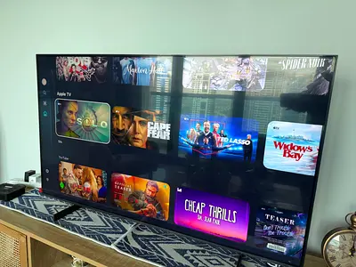 Samsung 4k Crystal UHD 50 inch TV , good as new (screen cover intact)