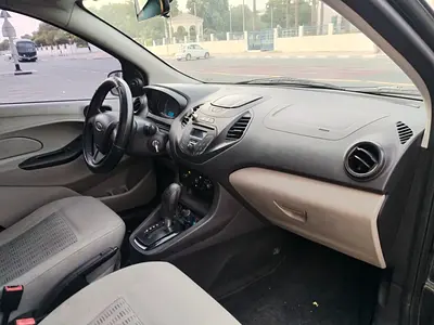 2016 FORD FIGO 照片 10