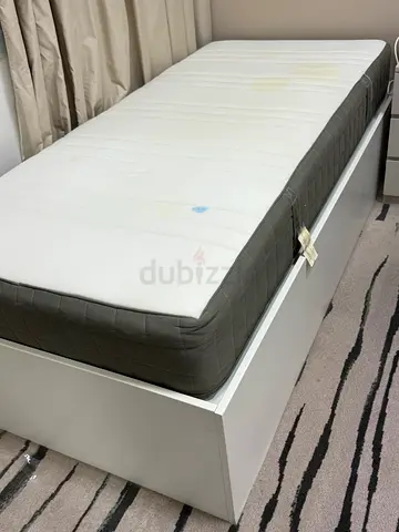 Single bed frame without mattress (very good condition)